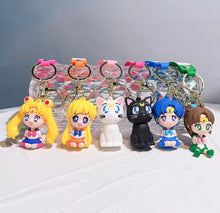 Cargar imagen en el visor de la galería, CAJA SORPRESA SAILOR MOON
